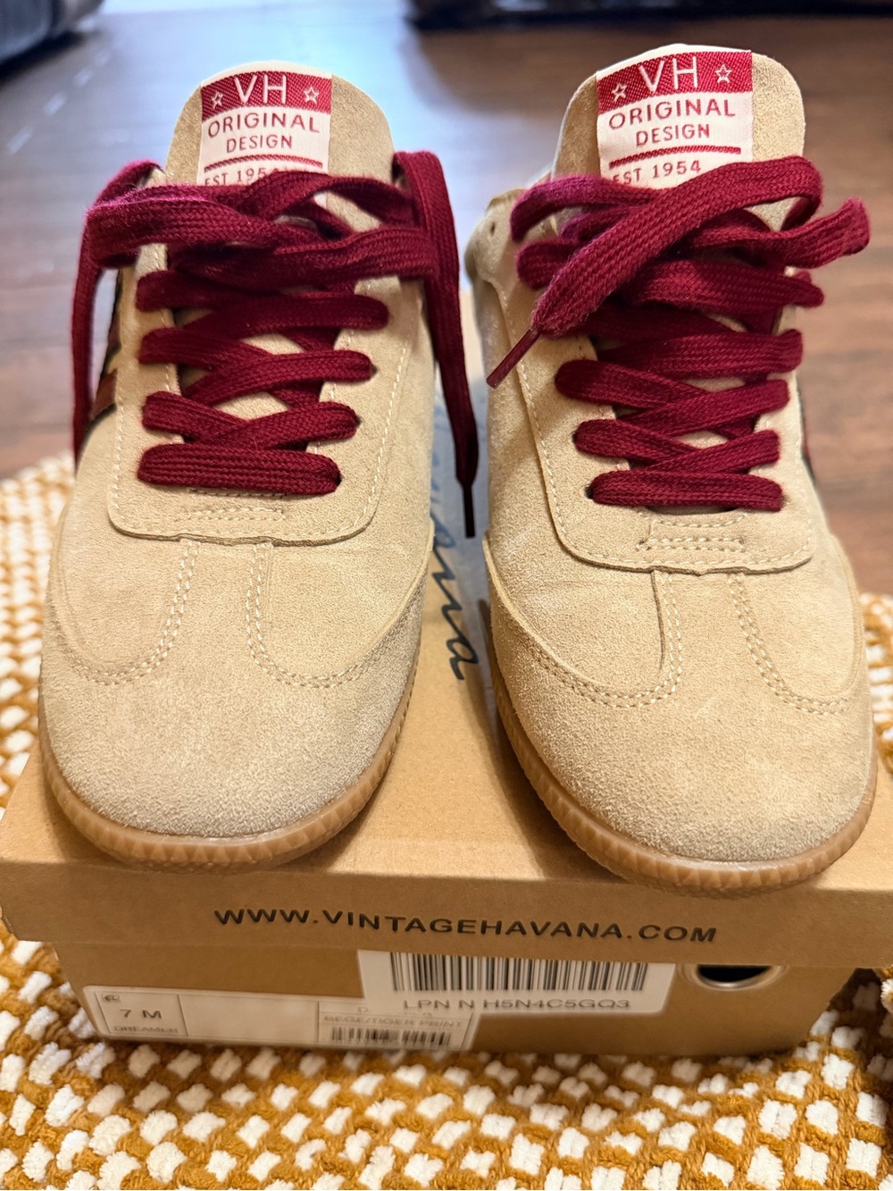 Vintage Havana Dreamer low-top lifestyle sneakers.